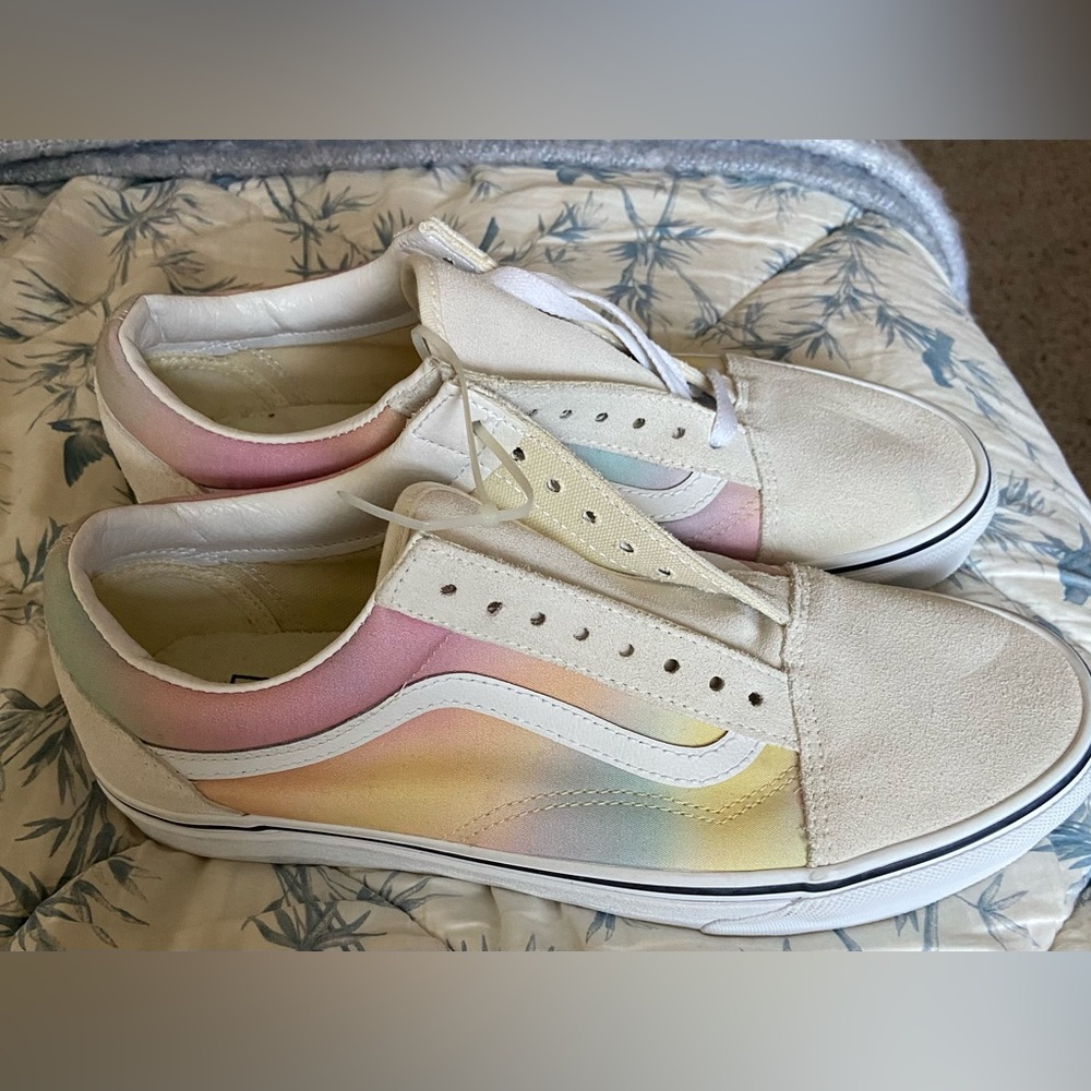 Vans Aura Shift Old Skool White Brand New 8.5 Men 10 Women - Picture 1 of 7